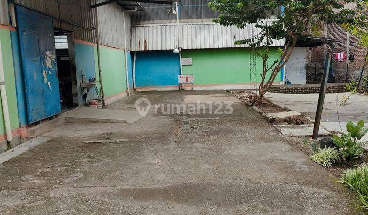 Gudang ex futsal di Cipamokolan Derwati dekat Tol 2