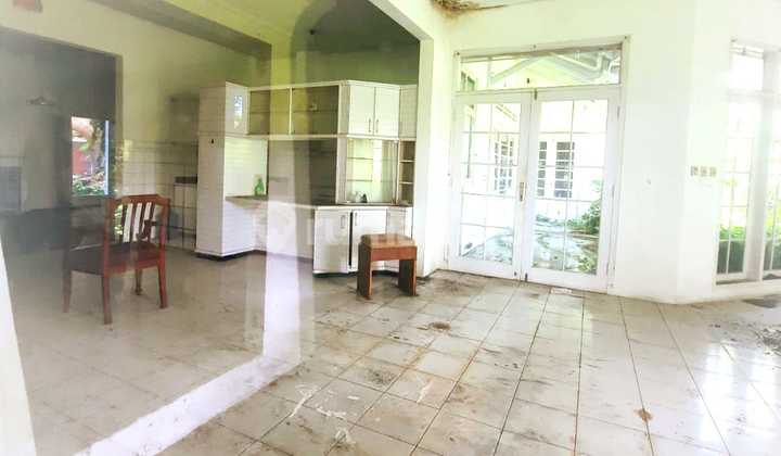 Murah di Bawah NJOP Tanah Bonus Rumah Eropa Antik Sayap Setiabudi Murah di Bawah NJOP Tanah Bonus Rumah Eropa Antik Sayap Setiabudi