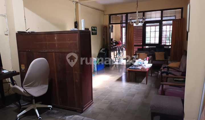 Rumah Unik Strategis Banget di Sulanjana Sayap Dago