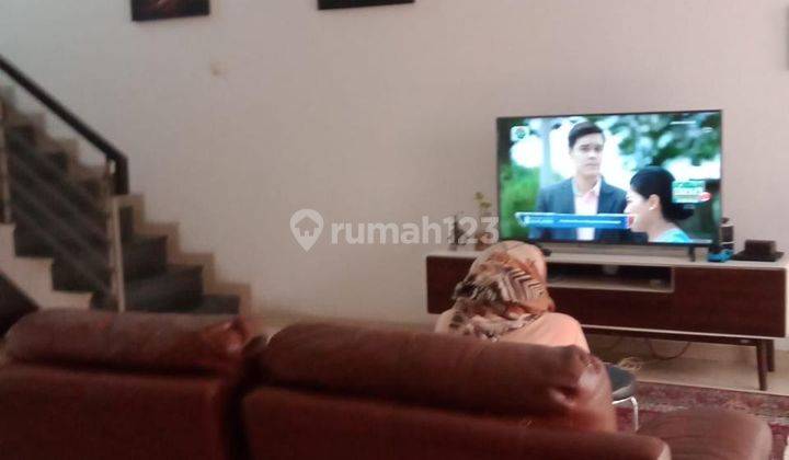 Rumah Terawat Posisi Depan di Batununggal Indah 1