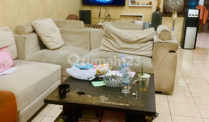 Comfortable and Strategic House in Pinus Regency 2