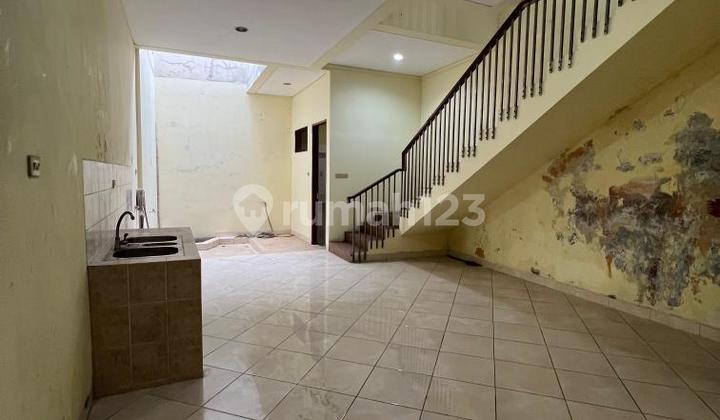 Disewakan Ruko 3 Lantai Siap Pakai Di Jl. Karanggetas, Cirebon