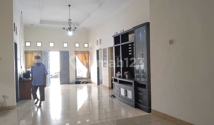 Spacious 1-Story House Great Location in Central Cirebon Spacious 1-Story House Great Location in Central Cirebon