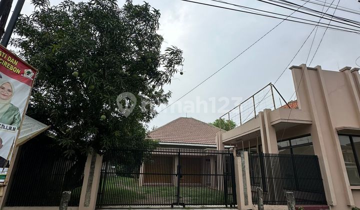 Cheap, Perfect for Investment!! Land and Building on Jl Utama Wahid Hasyim Kanci, Cirebon