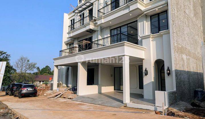 Rumah Mewah 3 Lantai + Rooftop Dan Lokasi Strategis 2