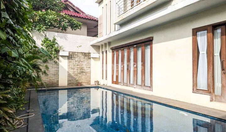 Rumah Hunian 2 Lantai Dengan Kolam Renang Cocok Untuk Expat 1