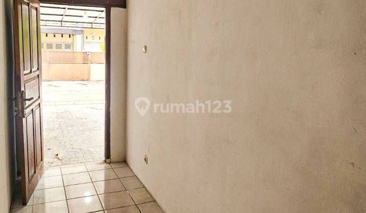 Rumah Sewa Dalam Komplek Besar Area Strategis Dekat Mrt 2