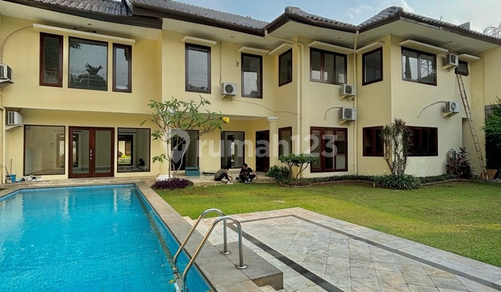 Disewakan Rumah Mewah 2 Lantai Cocok Untuk Hunian Dalam Townhouse 1
