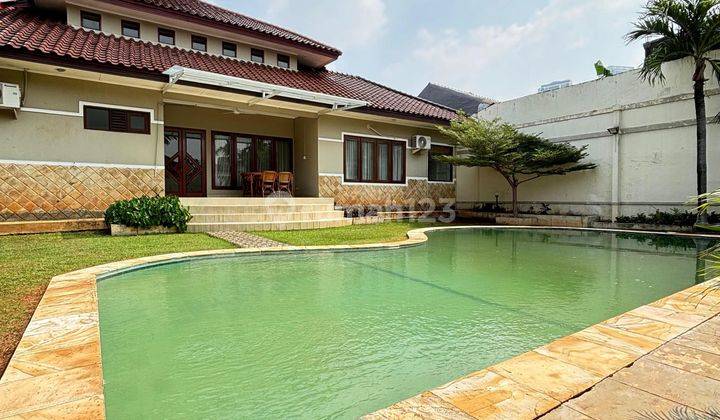 Di Sewa Rumah Hunian Kawasan Strategis Luas Swimming Pool 1