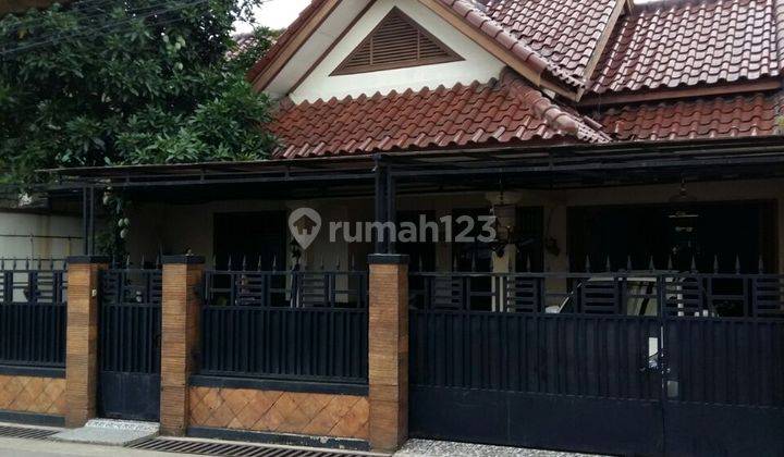 Rumah Bagus di Jl Prof Lafran Pane, Depok 1