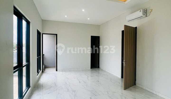Modern 2-Storey House in Pakal Surabaya, 3 Bedrooms, Prime Condition 2