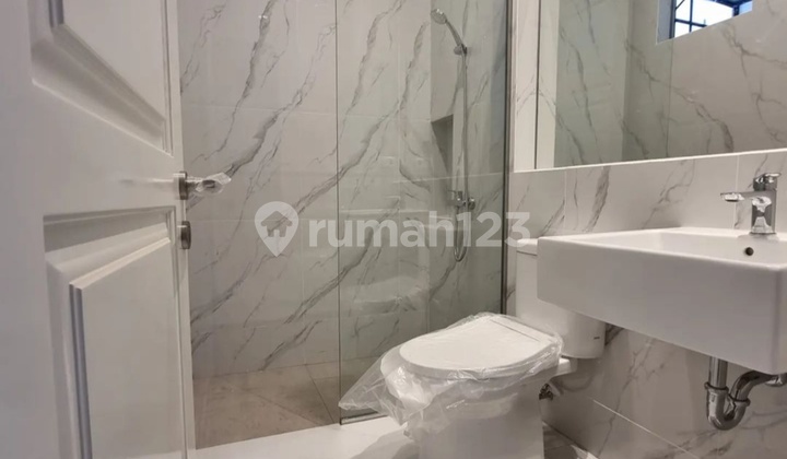 Dijual Rumah Mewah Araya 2 Surabaya 4KT 4KM Strategis 2