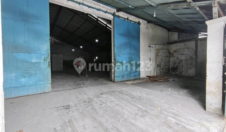 Gudang Strategis Dukuh Kupang Surabaya 400M²