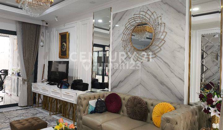 Rumah Cantik Full Furnished By Interior Designer Di Kota Wisata 1