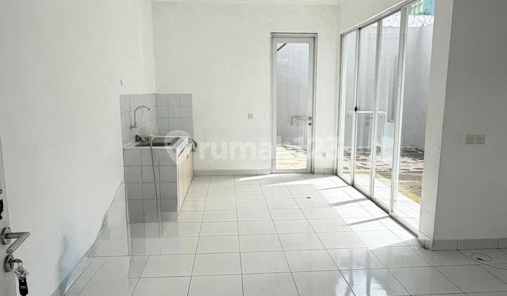 Beautiful 2-Story House Tidy Ready to Occupy Great Location in BSD 2