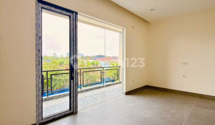 Rumah Design Cakep 3 Lantai Brand New Nyaman Siap Huni 2