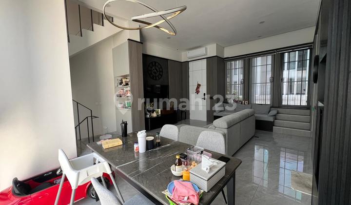 RUMAH CANTIK DI BSD GREENWICH SEMI FURNISH 3 LANTAI SIAP HUNI 2