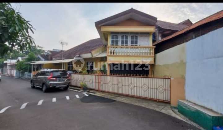 Rumah Bagus di Kota Tangerang 2 Lantai Rapih Siap Huni