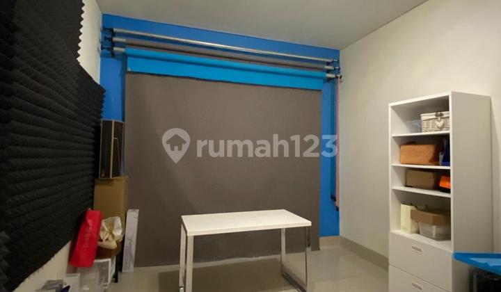 Rumah Cantik Rapih di Bsd Ada 5 Kamar Siap Huni Lokasi Bagus 2