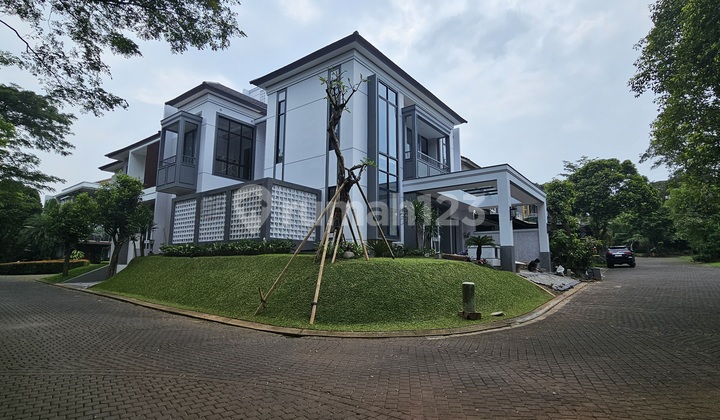 Beautiful House in Delatinos BSD City, 2.5-Story Building Ready to Occupy