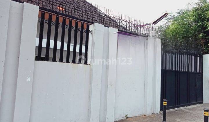 Rumah Strategis Bisa Untuk Usaha Di Jatinegara, Jakarta Timur 1