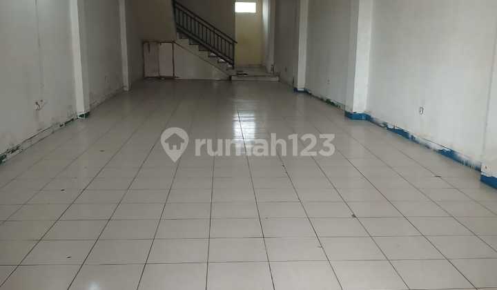 3 ¹/² Story Shop House with Roof Top Building on Narogong Main Road 2