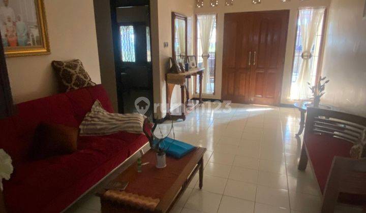 Rumah Elegan Siap Huni Di Lingkungan Bebas Banjir Lengkap Dengan Furniture Mewah Dan Modern Dijual Dengan Harga Murah Di Perumahan Elite, Kemang Pratama. Bekasi 2