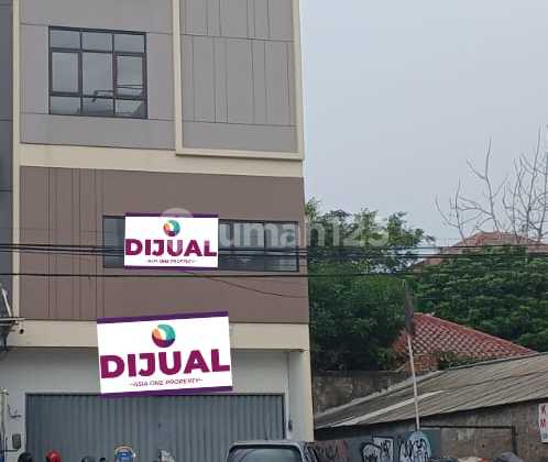 1 Unit Ruko Baru 3 Lantai Dengan Kondisi Bagus Di Bekasi Barat