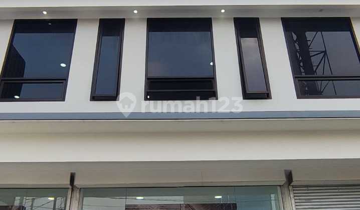 Modern Style Shophouse, Neat and Clean Strategic Location in Tebet