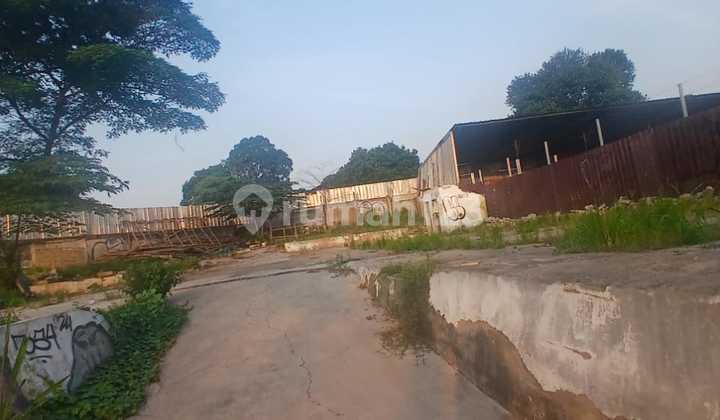 Strategic Vacant Land on the Main Roadside in Cibubur. Bogor Regency. Strategic Vacant Land on the Main Roadside in Cibubur. Bogor Regency.