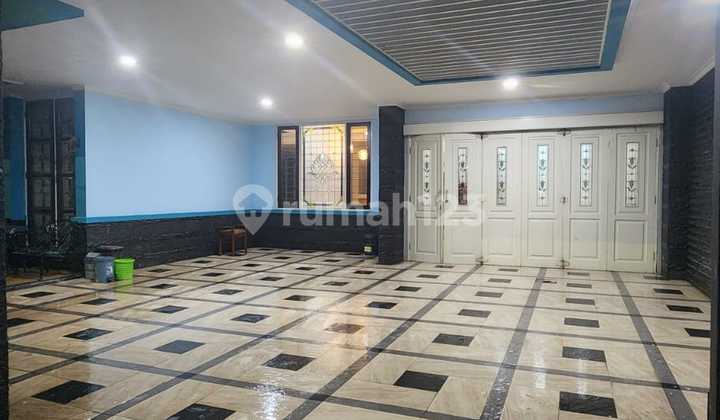 Rumah Mewah Bergaya Modern di Kawasan Elit Duren Sawit. Jakarta 2