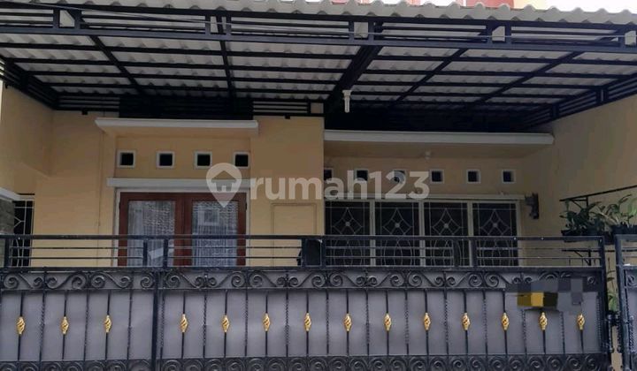 Rumah Cantik Elegan Model Klasik Mediterania di Narogong, Bekasi
