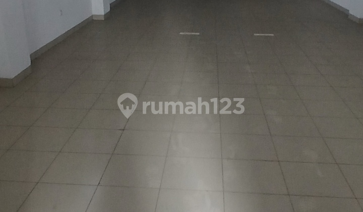 Newly Renovated Shop House in Jatinegara Subdistrict, East Jakarta Newly Renovated Shop House in Jatinegara Subdistrict, East Jakarta