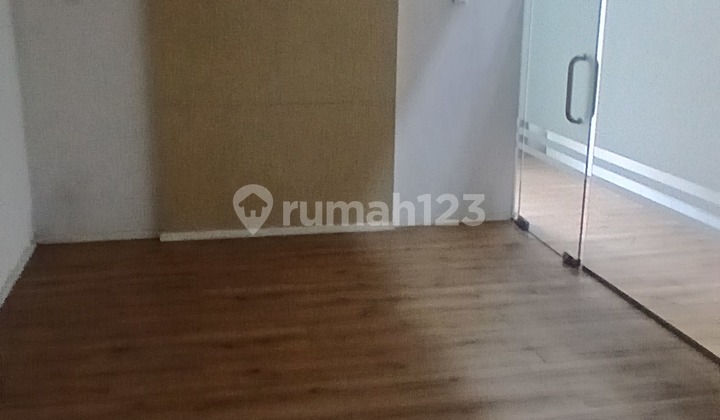 Ruko 4.5 Lantai Semi-Furnsihed di Tebet. Jakarta Selatan