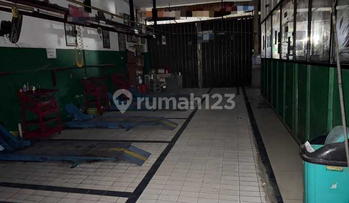 3 Adjacent Kiosks in Pengasinan, Rawa Lumbu Subdistrict, Bekasi City 2