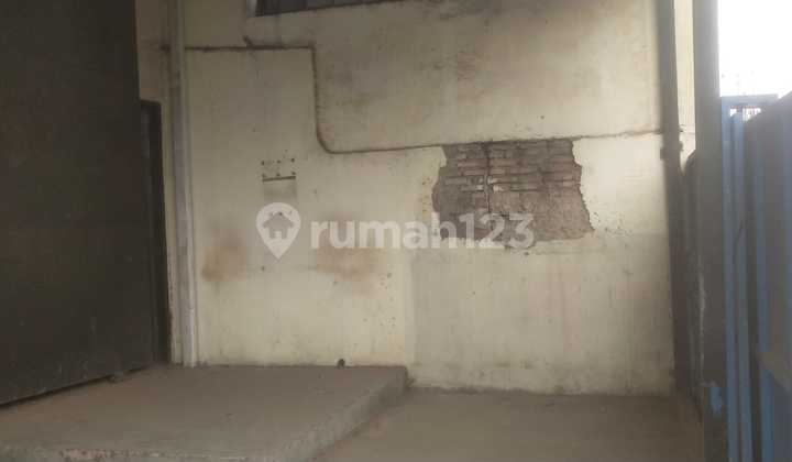 Ready to Use on the Side of the Main Road Setu. Bekasi Regency Ready to Use on the Side of the Main Road Setu. Bekasi Regency