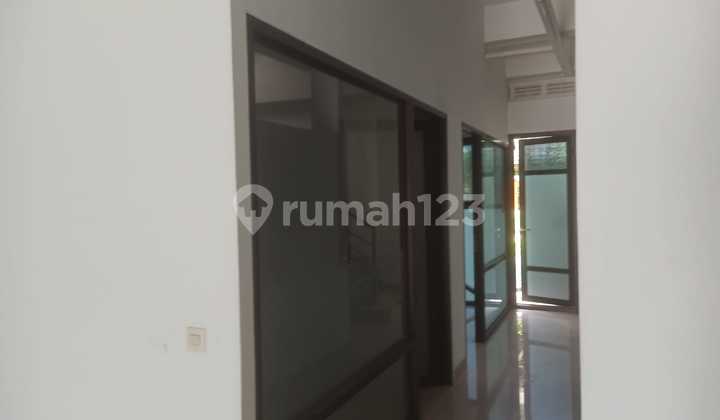 Good Condition Office Building Ready for Use in Pekayon, Bekasi.
