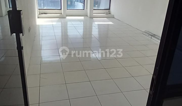 Ready-to-Use Shop House with 30 m² Length in Jatiasih, Bekasi City.