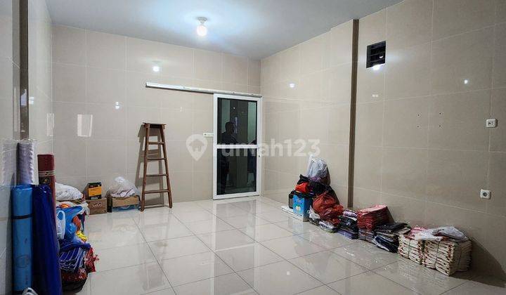 Dijual Townhouse Gandeng Semi Furnished Jalan Budi Kemenangan 2