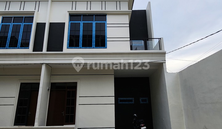 Rumah Baru Komplek Mulia Townhouse 2 Jalan Yos Sudarso Medan Rumah Baru Komplek Mulia Townhouse 2 Jalan Yos Sudarso Medan
