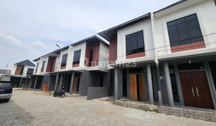Rumah Baru Komplek Felman Haus Kondisi Kosong Daerah Helvetia