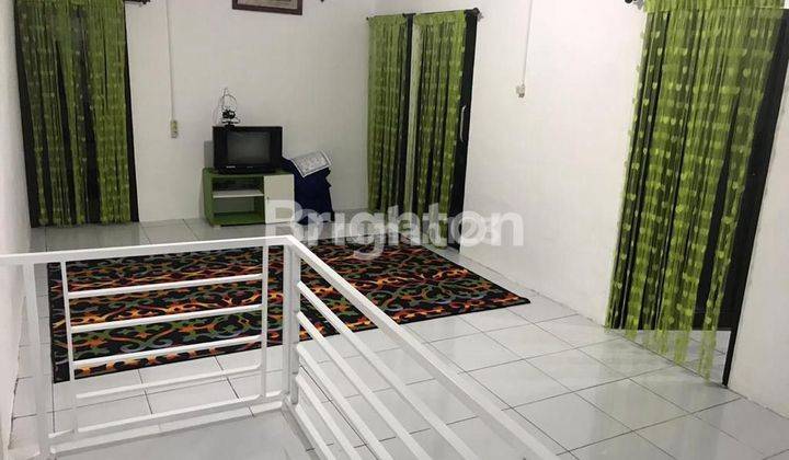 Rumah  di daerah Kuta.  Rumah dua lantai, Lt/LB - 84m²/178m²Kt 7 - km2.Garasi 1Harga 1,5 M 2