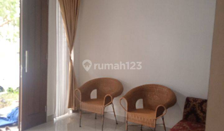 Dikontrakkan Rumah 2  Lantai Furnished Di Tengah Kota  2