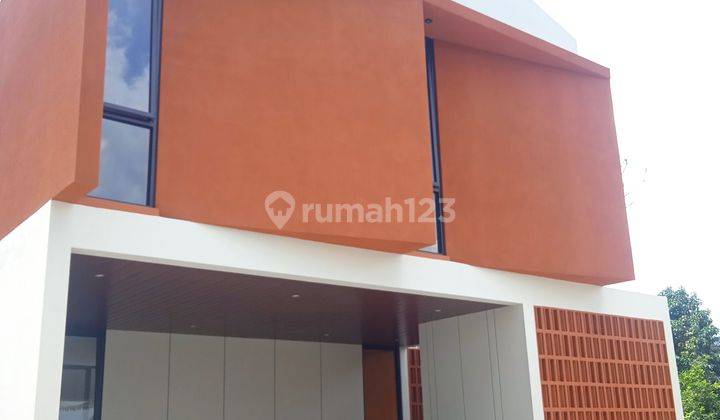 Rumah Furnished Dekat Kota  2