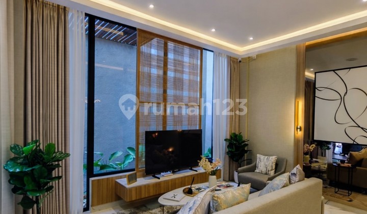 Rumah Modern Dekat MRT & Mall, Harga Mulai 4,9 M Rumah Modern Dekat MRT & Mall, Harga Mulai 4,9 M