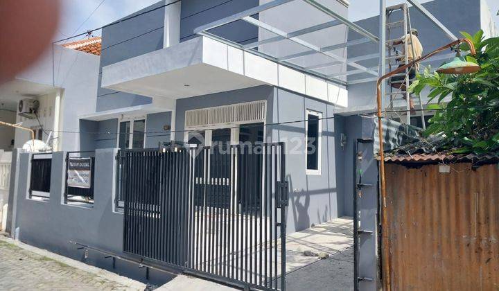 Rumah Bangunan Baru Sudah Tinggi Dari Jalan Di Lokasi Perumahan Tengah Kota Semarang 2