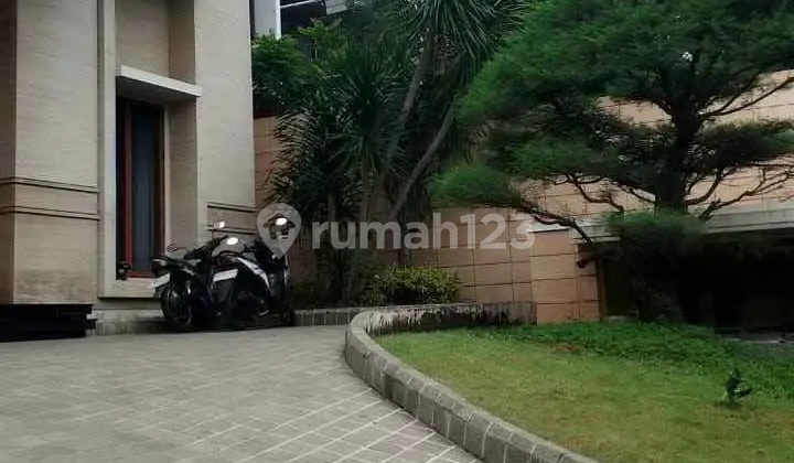 Luxury House in an Elite Neighborhood Location on the Edge of Papandayan Road 2