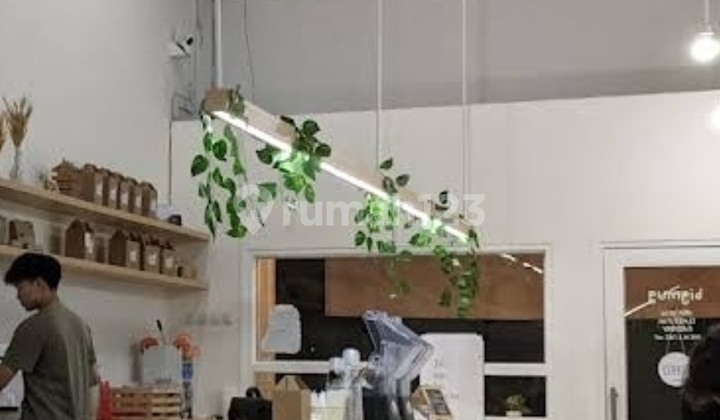 For Rent: 2-Story Shop House on Karanggetas Street, Cirebon