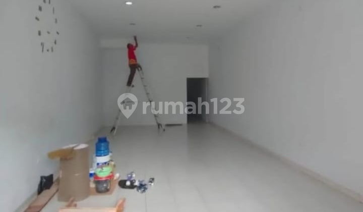 For Rent 2-Story Shop House on Jalan Ciremai Raya Cirebon For Rent 2-Story Shop House on Jalan Ciremai Raya Cirebon