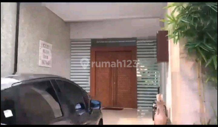 Rumah Lux / Bagus 3 Lantai Di Daerah Kasepuhan Cirebon Rumah Bagus SHM - Sertifikat Hak Milik Semi Furnished di Jalan Kasepuhan , Cirebon Kota 1